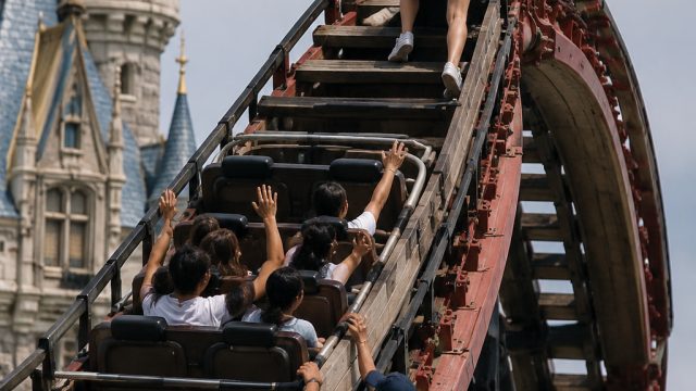 Incident at Disneyland: Teen Climbs Out of Ride, Faces Serious Fall | rtp shiro888, milan slot, sic 