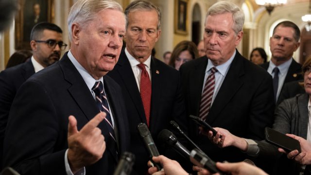 GOP Senators Challenge Trump's Authority Over Iran Engagement | al mujadilah surah ke berapa, king 8